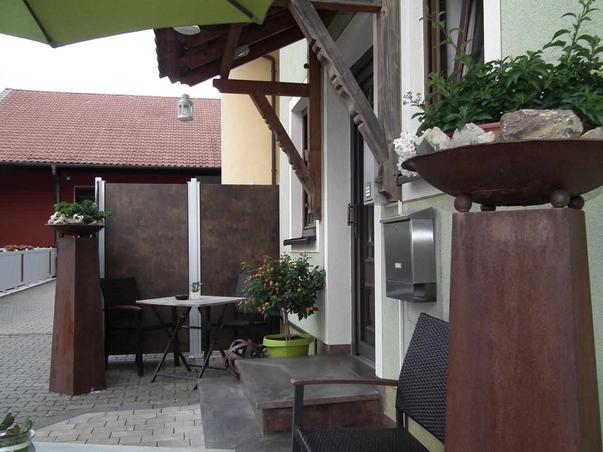 Gaestehof - Weinbau Saeger Nordheim am Main Luaran gambar